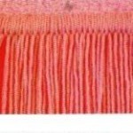 Toalla decorada con corazones de macramé