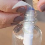 Artesanía para hacer mensaje romántico en una botella