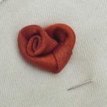 Artesanía para hacer corazones con cinta