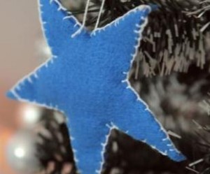 Artesanía navideña para hacer una estrella de fieltro Artesania para Navidad 300x249 Artesanía navideña para hacer una estrella de fieltro